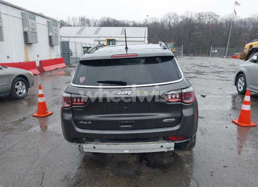 Photo 16 of 2018 Jeep Compass LATITUDE 4X4 (VIN 3C4NJDBB4JT265937)