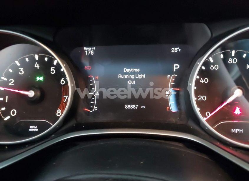 Photo 15 of 2018 Jeep Compass ALTITUDE 4X4 (VIN 3C4NJDBB4JT395992)