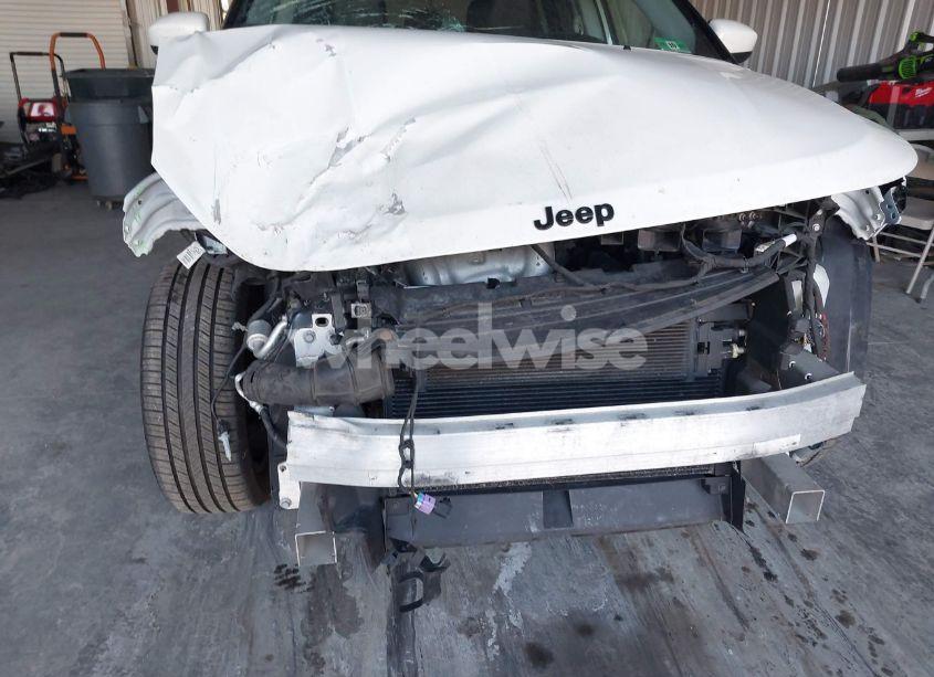 Photo 6 of 2018 Jeep Compass ALTITUDE 4X4 (VIN 3C4NJDBB4JT395992)