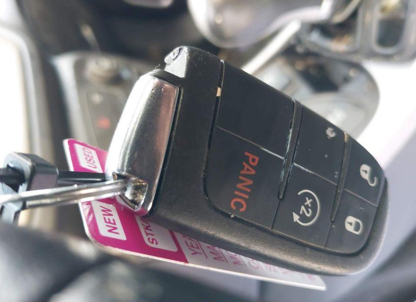 Photo 11 of 2018 Jeep Compass LATITUDE 4X4 (VIN 3C4NJDBB4JT423340)