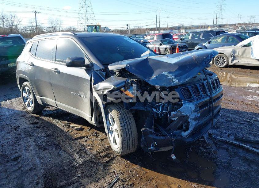2019 Jeep Compass LATITUDE 4X4 (VIN 3C4NJDBB4KT597331) main photo