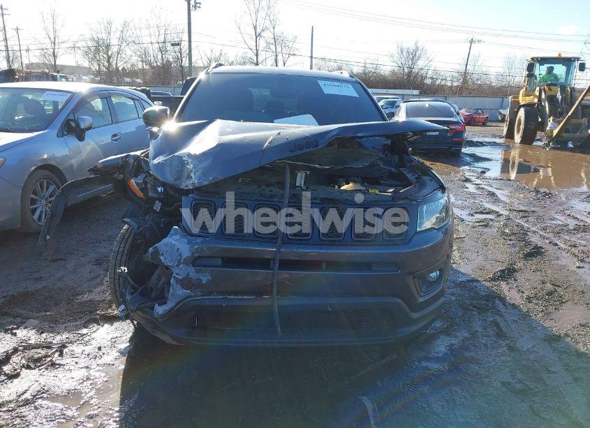 Photo 12 of 2019 Jeep Compass LATITUDE 4X4 (VIN 3C4NJDBB4KT597331)