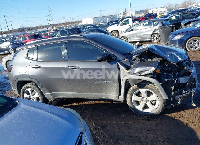 Photo 13 of 2019 Jeep Compass LATITUDE 4X4 (VIN 3C4NJDBB4KT597331)