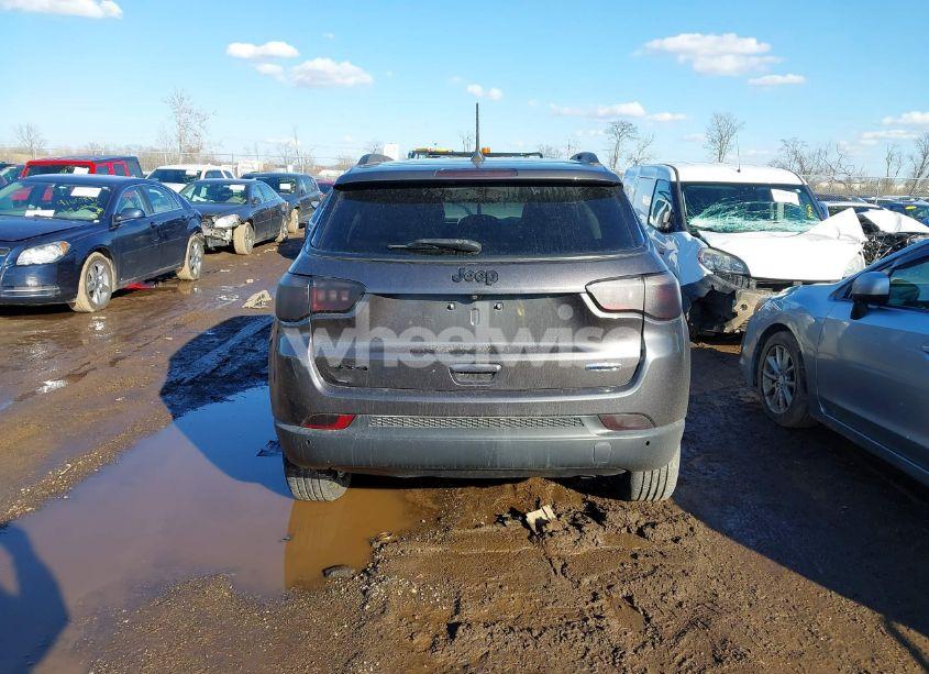 Photo 16 of 2019 Jeep Compass LATITUDE 4X4 (VIN 3C4NJDBB4KT597331)
