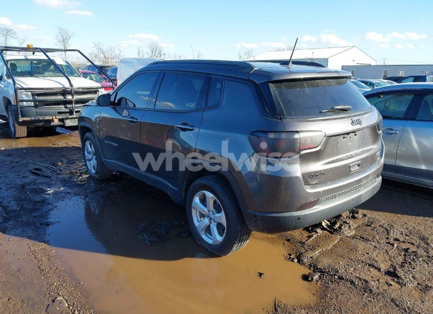 Photo 3 of 2019 Jeep Compass LATITUDE 4X4 (VIN 3C4NJDBB4KT597331)