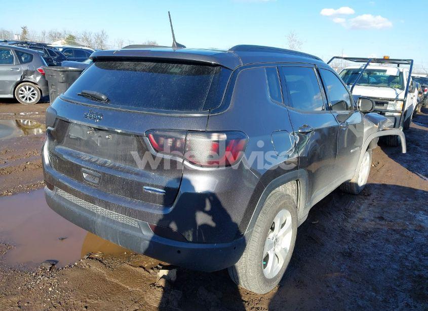 Photo 4 of 2019 Jeep Compass LATITUDE 4X4 (VIN 3C4NJDBB4KT597331)