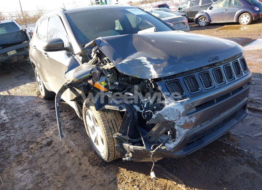 Photo 6 of 2019 Jeep Compass LATITUDE 4X4 (VIN 3C4NJDBB4KT597331)