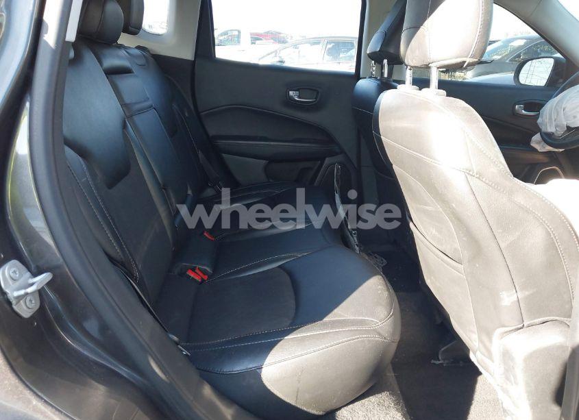 Photo 8 of 2019 Jeep Compass LATITUDE 4X4 (VIN 3C4NJDBB4KT597331)