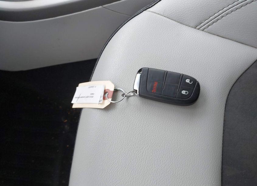 Photo 11 of 2019 Jeep Compass LATITUDE 4X4 (VIN 3C4NJDBB4KT657088)