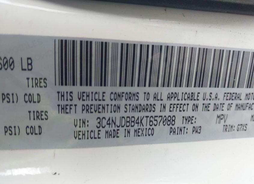 Photo 9 of 2019 Jeep Compass LATITUDE 4X4 (VIN 3C4NJDBB4KT657088)