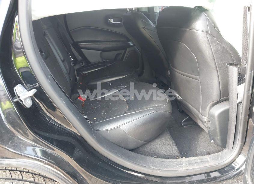 Photo 8 of 2019 Jeep Compass ALTITUDE 4X4 (VIN 3C4NJDBB4KT696358)