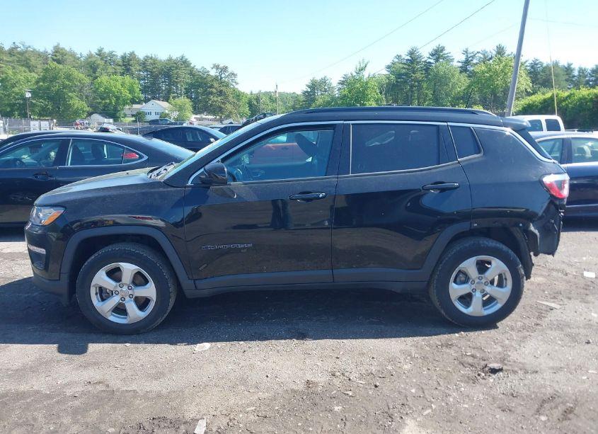 Photo 15 of 2019 Jeep Compass LATITUDE 4X4 (VIN 3C4NJDBB4KT840331)