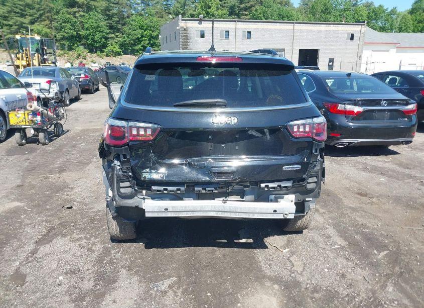 Photo 6 of 2019 Jeep Compass LATITUDE 4X4 (VIN 3C4NJDBB4KT840331)