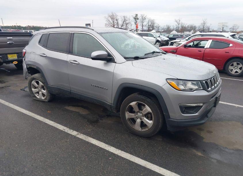 2019 Jeep Compass LATITUDE 4X4 (VIN 3C4NJDBB4KT847067) main photo