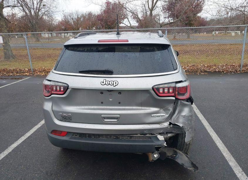 Photo 16 of 2019 Jeep Compass LATITUDE 4X4 (VIN 3C4NJDBB4KT847067)