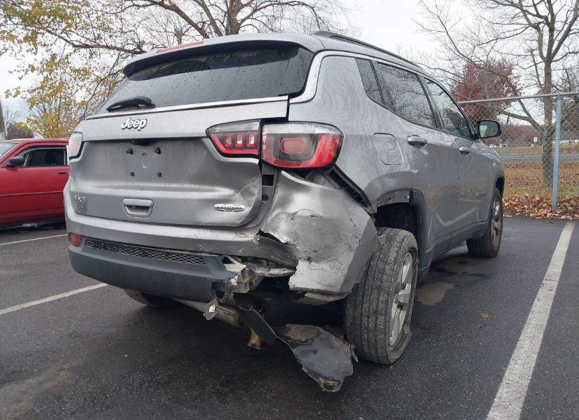 Photo 6 of 2019 Jeep Compass LATITUDE 4X4 (VIN 3C4NJDBB4KT847067)