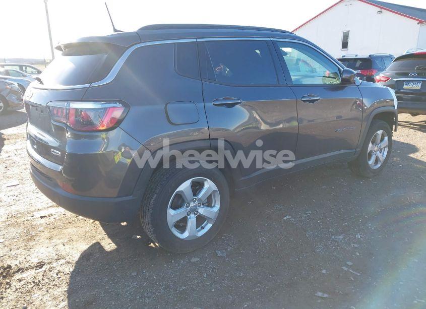 Photo 4 of 2020 Jeep Compass LATITUDE 4X4 (VIN 3C4NJDBB4LT116057)