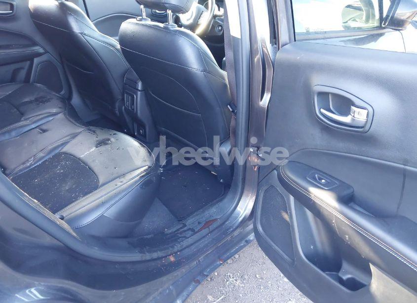 Photo 8 of 2020 Jeep Compass LATITUDE 4X4 (VIN 3C4NJDBB4LT116057)