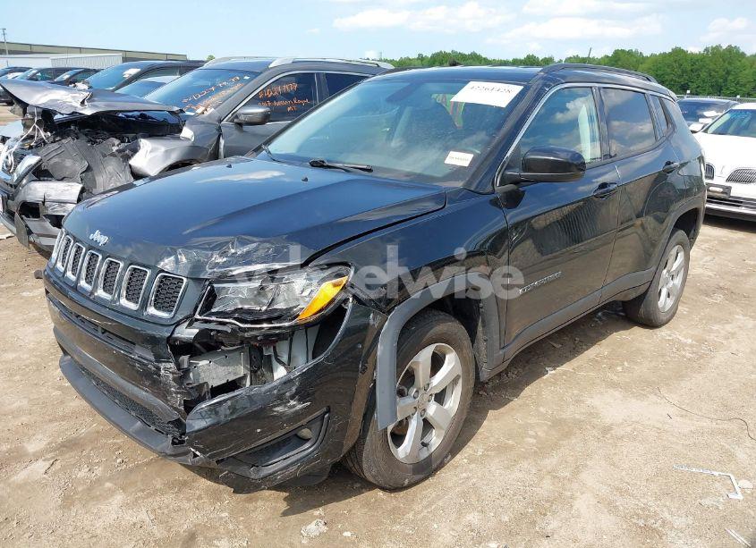 Photo 2 of 2020 Jeep Compass LATITUDE 4X4 (VIN 3C4NJDBB4LT167980)