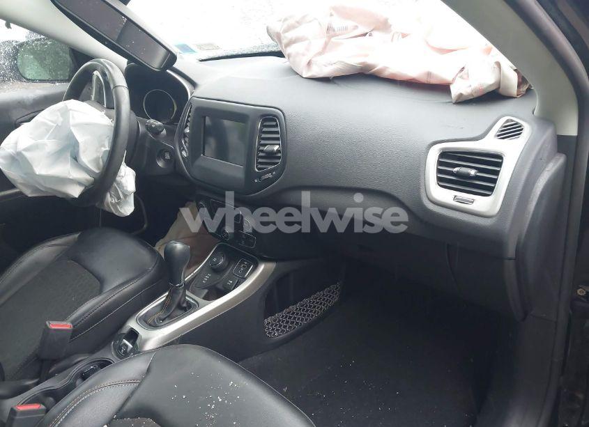 Photo 5 of 2021 Jeep Compass LATITUDE 4X4 (VIN 3C4NJDBB4MT506951)