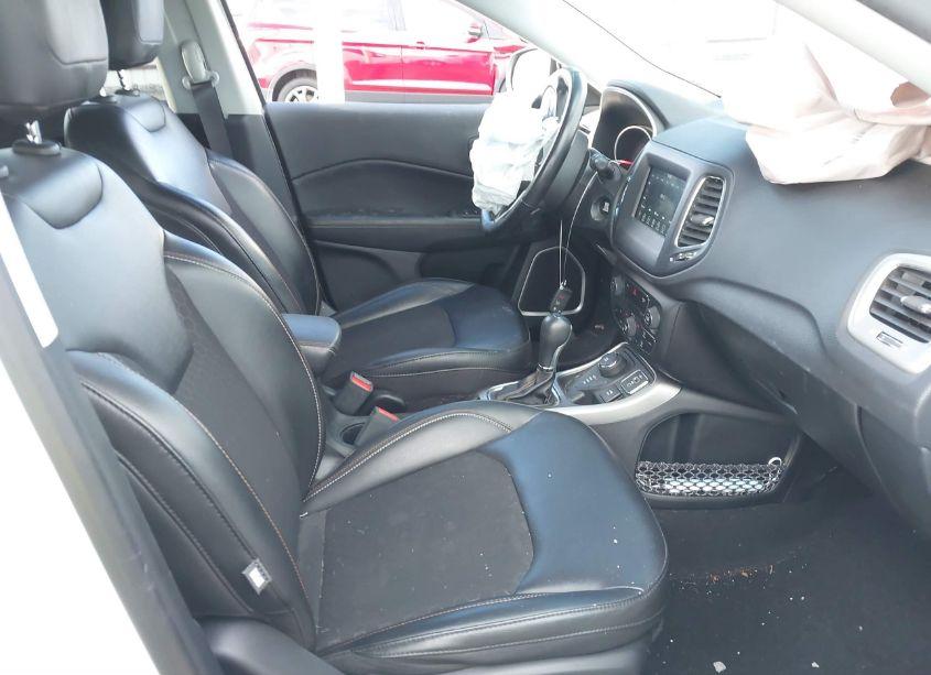 Photo 5 of 2021 Jeep Compass LATITUDE 4X4 (VIN 3C4NJDBB4MT507243)