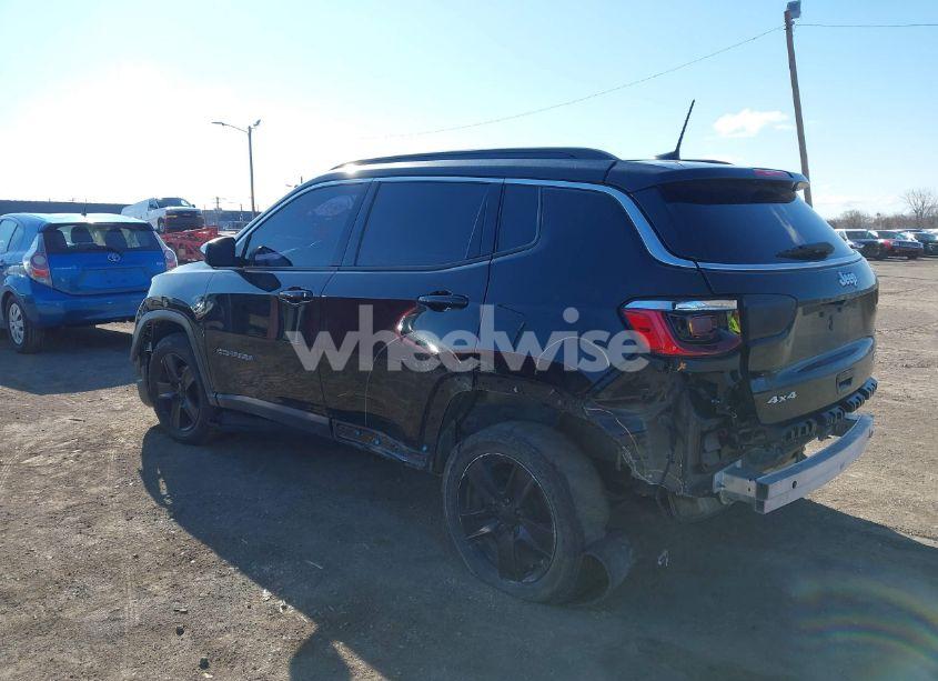 Photo 3 of 2022 Jeep Compass LATITUDE 4X4 (VIN 3C4NJDBB4NT134481)