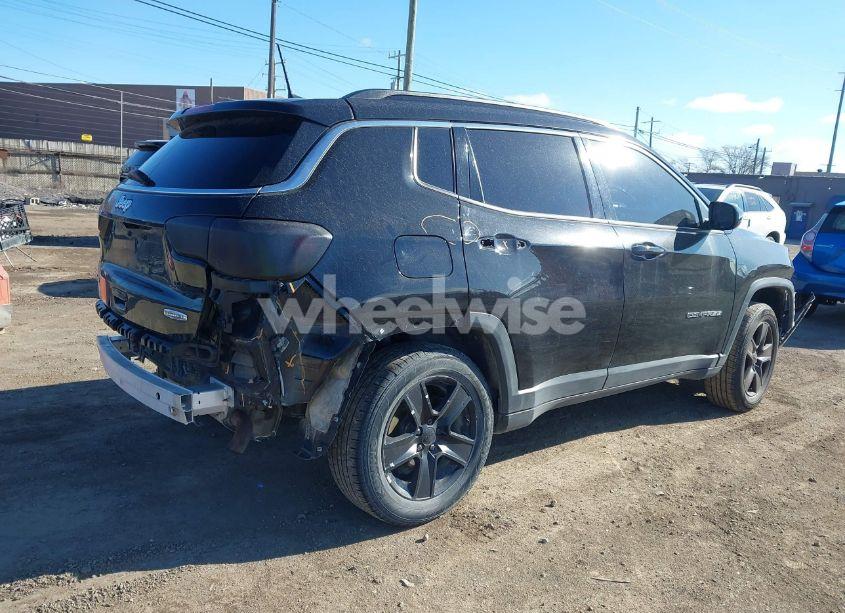 Photo 4 of 2022 Jeep Compass LATITUDE 4X4 (VIN 3C4NJDBB4NT134481)