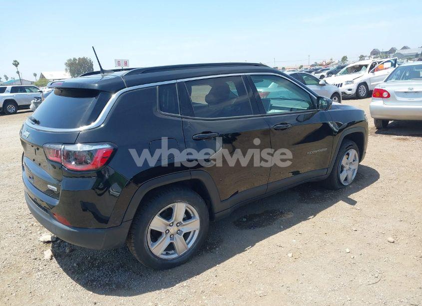 Photo 4 of 2022 Jeep Compass LATITUDE 4X4 (VIN 3C4NJDBB4NT216159)