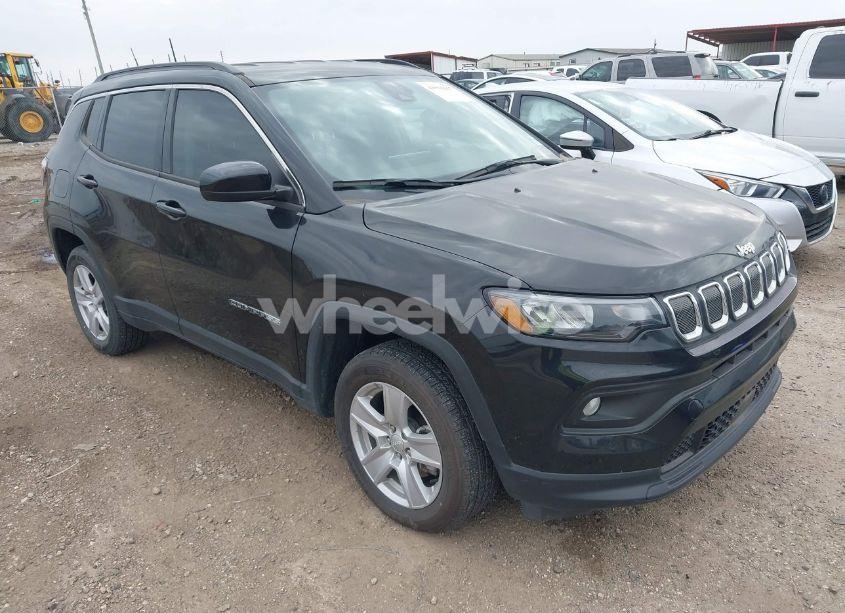 2022 Jeep Compass LATITUDE 4X4 (VIN 3C4NJDBB4NT230062) main photo