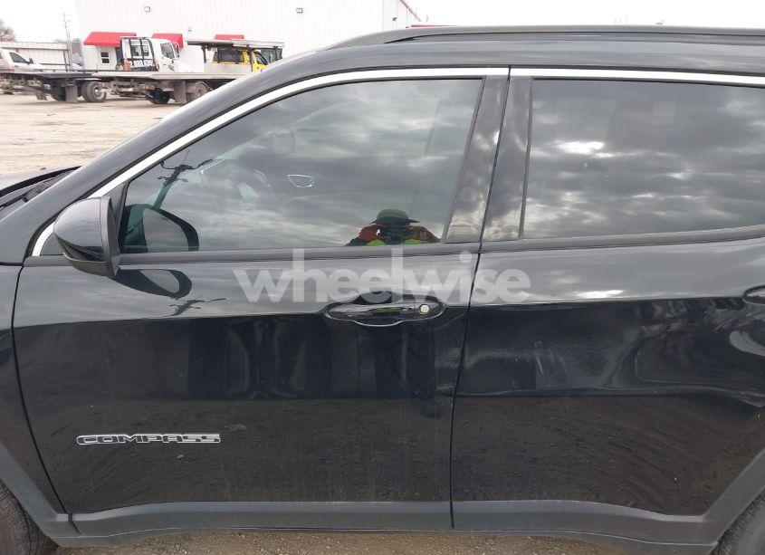 Photo 14 of 2022 Jeep Compass LATITUDE 4X4 (VIN 3C4NJDBB4NT230062)