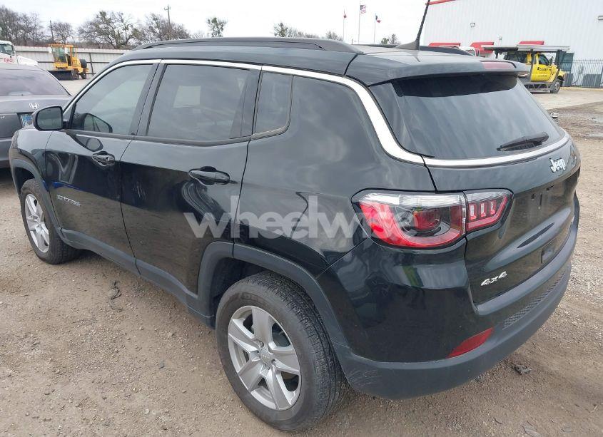 Photo 3 of 2022 Jeep Compass LATITUDE 4X4 (VIN 3C4NJDBB4NT230062)