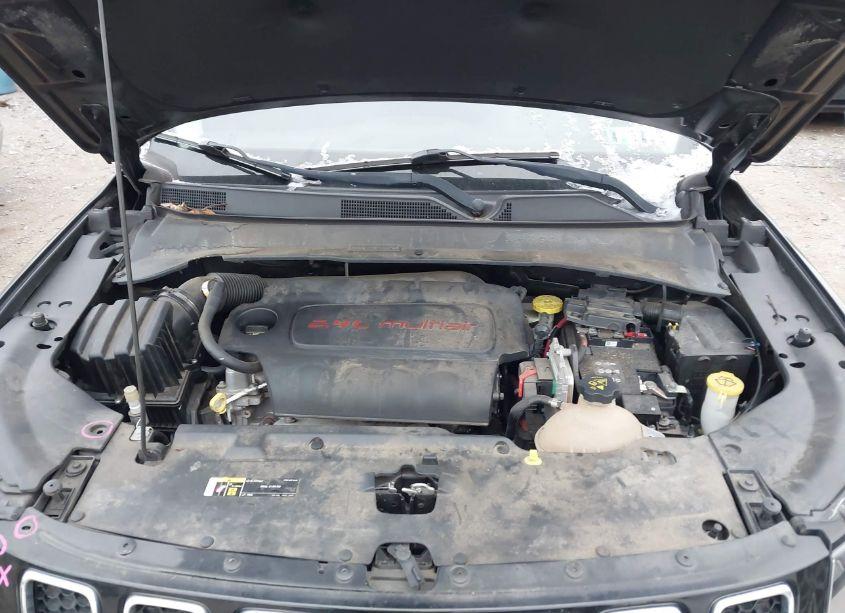 Photo 10 of 2017 Jeep New COMPASS LATITUDE 4X4 (VIN 3C4NJDBB5HT631043)