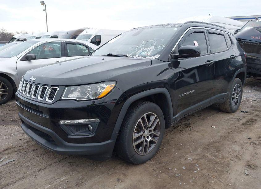 Photo 2 of 2017 Jeep New COMPASS LATITUDE 4X4 (VIN 3C4NJDBB5HT631043)