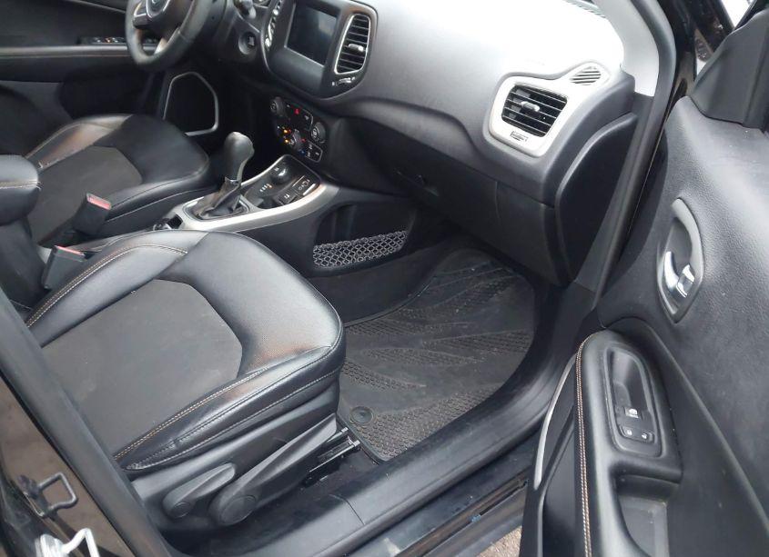 Photo 5 of 2017 Jeep New COMPASS LATITUDE 4X4 (VIN 3C4NJDBB5HT631043)