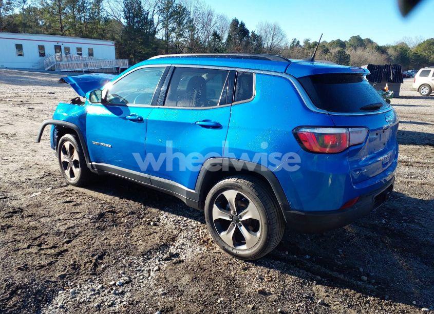 Photo 3 of 2018 Jeep Compass LATITUDE 4X4 (VIN 3C4NJDBB5JT144754)