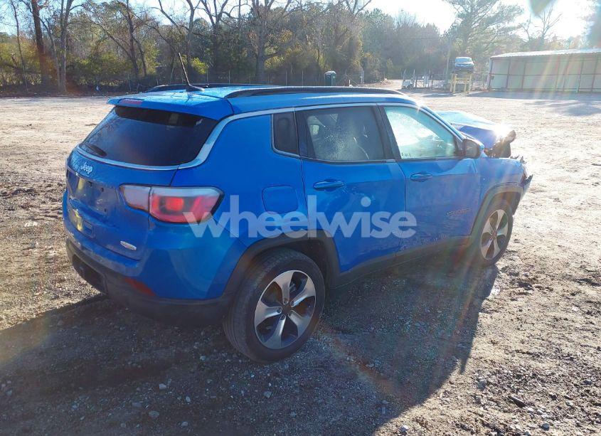 Photo 4 of 2018 Jeep Compass LATITUDE 4X4 (VIN 3C4NJDBB5JT144754)