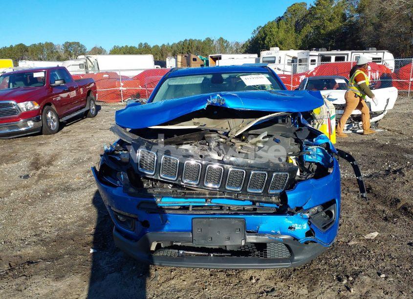Photo 6 of 2018 Jeep Compass LATITUDE 4X4 (VIN 3C4NJDBB5JT144754)
