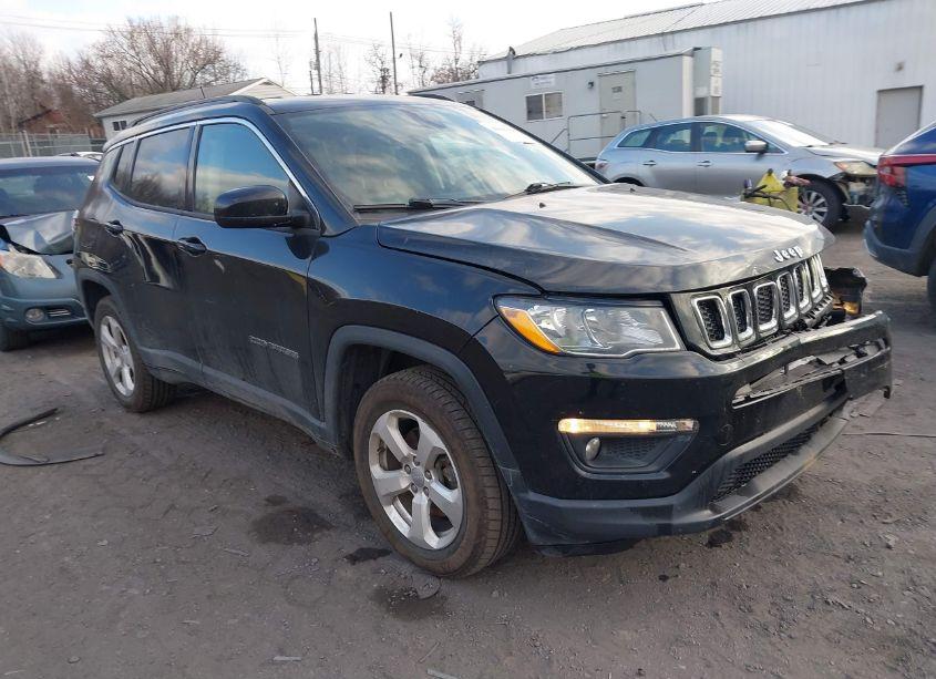 2018 Jeep Compass LATITUDE 4X4 (VIN 3C4NJDBB5JT231280) main photo