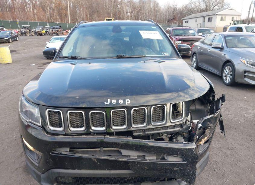 Photo 12 of 2018 Jeep Compass LATITUDE 4X4 (VIN 3C4NJDBB5JT231280)