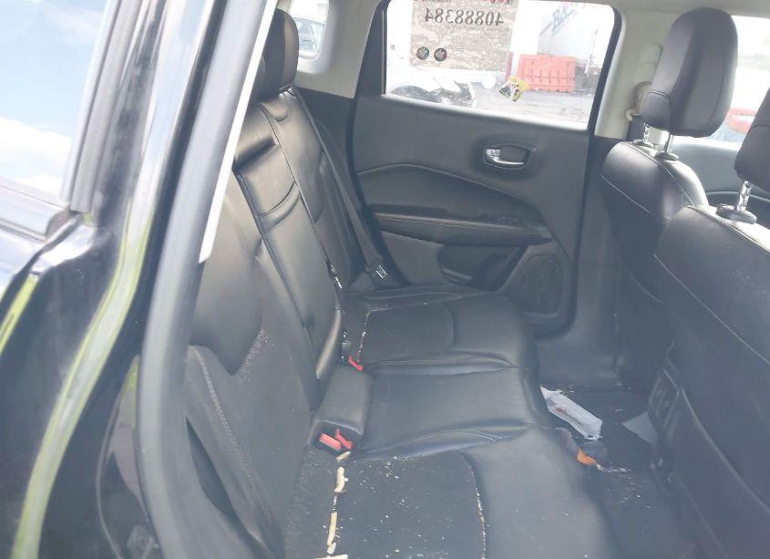 Photo 8 of 2018 Jeep Compass LATITUDE 4X4 (VIN 3C4NJDBB5JT231280)