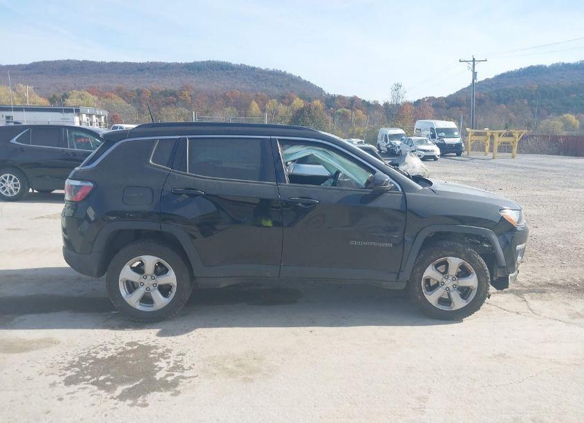 Photo 13 of 2018 Jeep Compass LATITUDE 4X4 (VIN 3C4NJDBB5JT254560)
