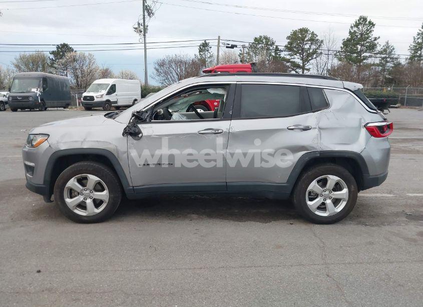 Photo 14 of 2018 Jeep Compass LATITUDE 4X4 (VIN 3C4NJDBB5JT259158)