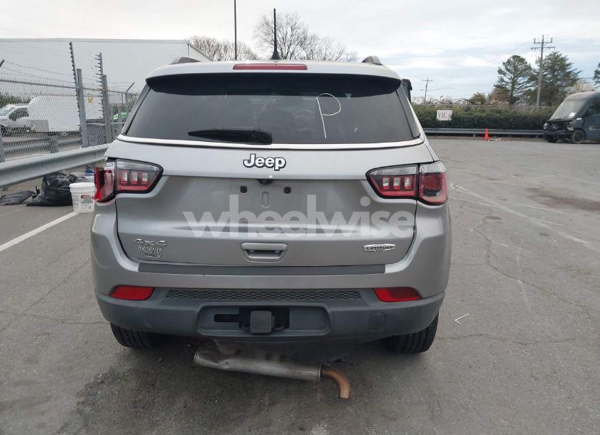Photo 16 of 2018 Jeep Compass LATITUDE 4X4 (VIN 3C4NJDBB5JT259158)