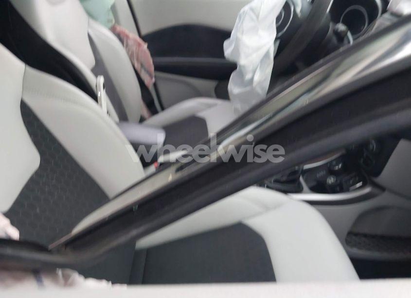 Photo 5 of 2018 Jeep Compass LATITUDE 4X4 (VIN 3C4NJDBB5JT259158)