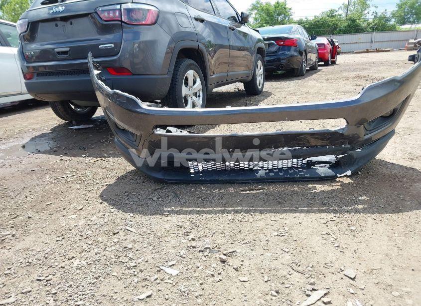 Photo 12 of 2018 Jeep Compass LATITUDE 4X4 (VIN 3C4NJDBB5JT355582)