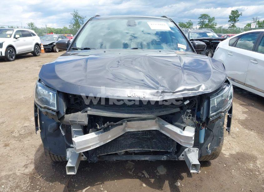 Photo 13 of 2018 Jeep Compass LATITUDE 4X4 (VIN 3C4NJDBB5JT355582)