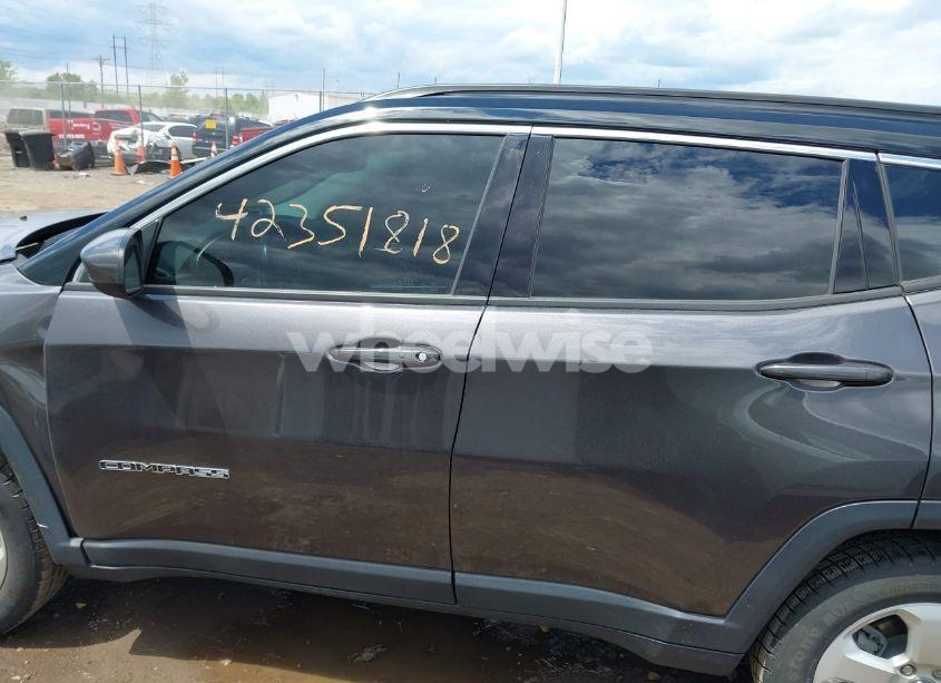 Photo 15 of 2018 Jeep Compass LATITUDE 4X4 (VIN 3C4NJDBB5JT355582)