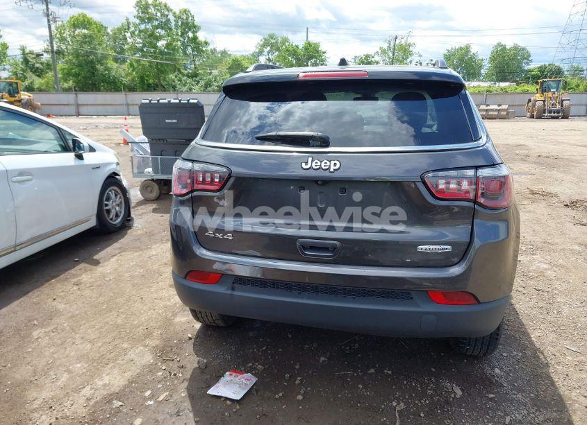 Photo 17 of 2018 Jeep Compass LATITUDE 4X4 (VIN 3C4NJDBB5JT355582)