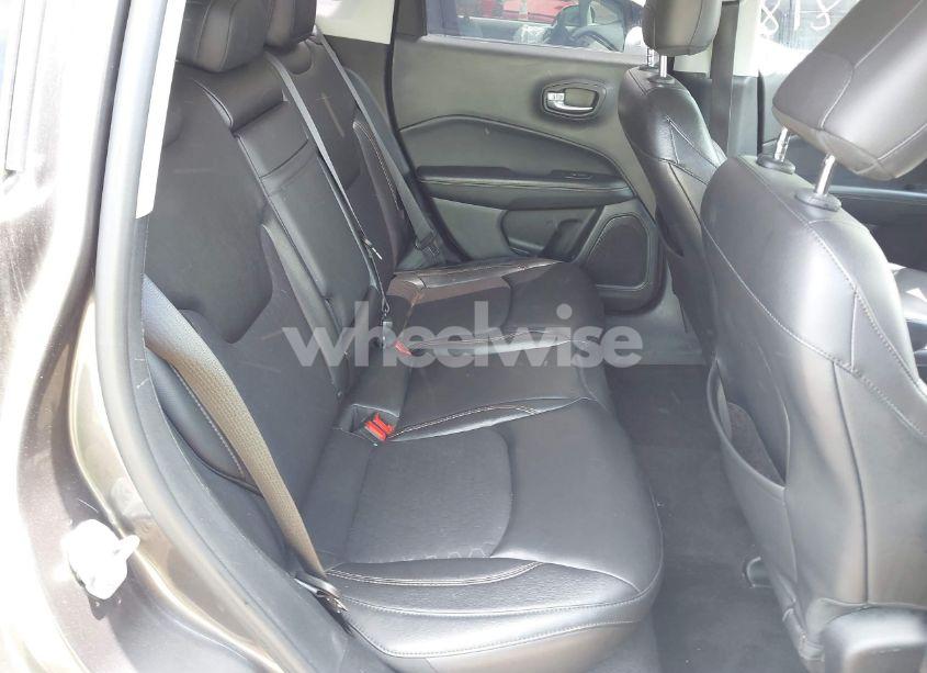 Photo 8 of 2018 Jeep Compass LATITUDE 4X4 (VIN 3C4NJDBB5JT355582)