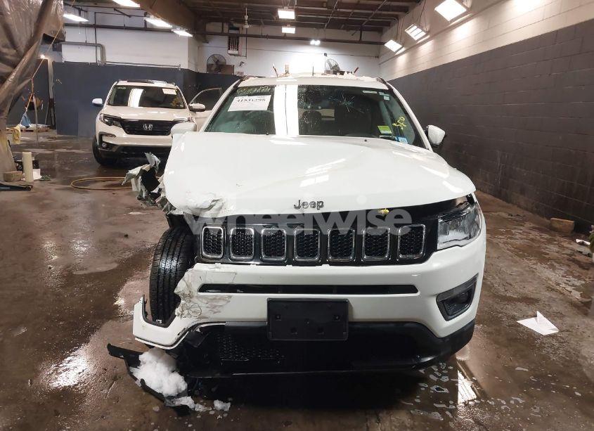Photo 12 of 2018 Jeep Compass LATITUDE 4X4 (VIN 3C4NJDBB5JT493087)